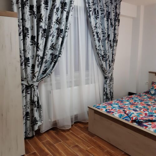 Apartament family la parter cu 1 camera pentru 10 pers.