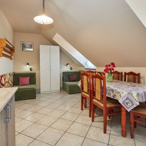 Apartament familial(ă) la etaj cu 1 camera pentru 4 pers. (se poate solicita pat suplimentar)