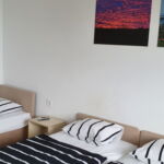 Apartament 2-osobowy z klimatyzacją z widokiem na jezioro z 1 pomieszczeniem sypialnianym (możliwa dostawka)
