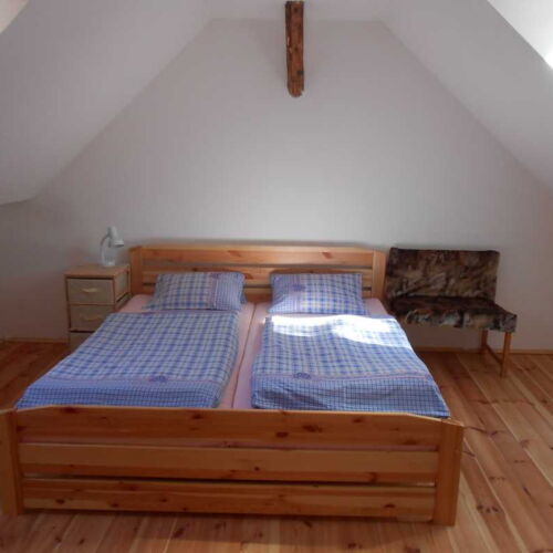 Apartman se sprchou s privátní koupelnou mimo apartmán pro 13 os.