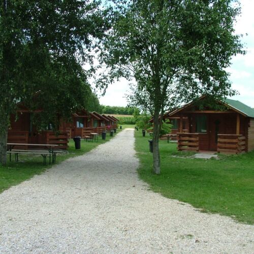 Cabană tourist întreaga unitate pentru 4 pers. (se inchirieaza doar integral)