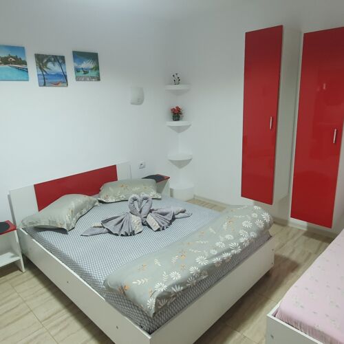 Camera tripla la etaj cu baie