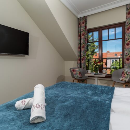 Pokój 2-osobowy na poddaszu z widokiem na ogród