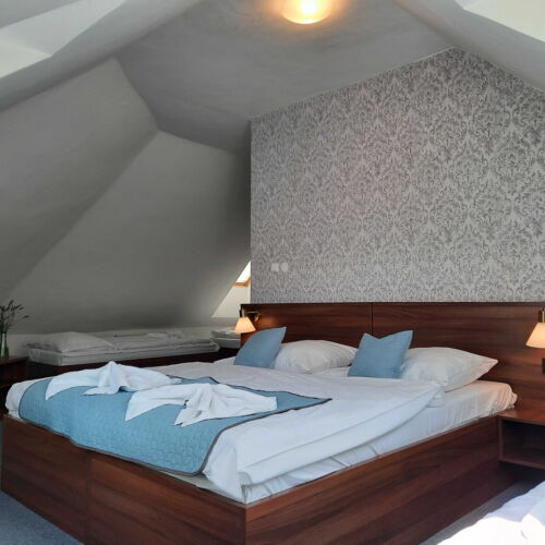 Camera cu duș pentru 6 pers.