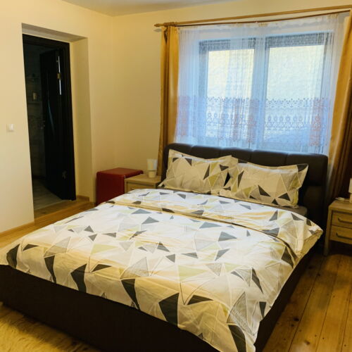 Pokoj s manželskou postelí (s možností přistýlky)