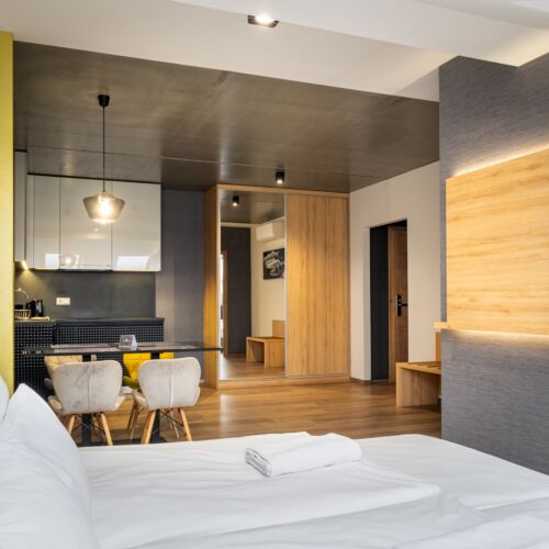 Apartament standard la etaj cu 2 camere pentru 4 pers.