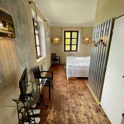 Pokoj s koupelnou tV s plochou obrazovkou pro 2 os.