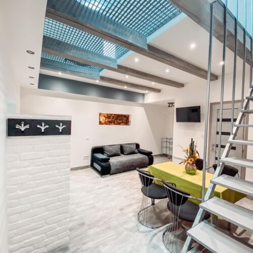 Pleasant Interior Design 2-Room Air Conditioned Apartment for 4 Persons