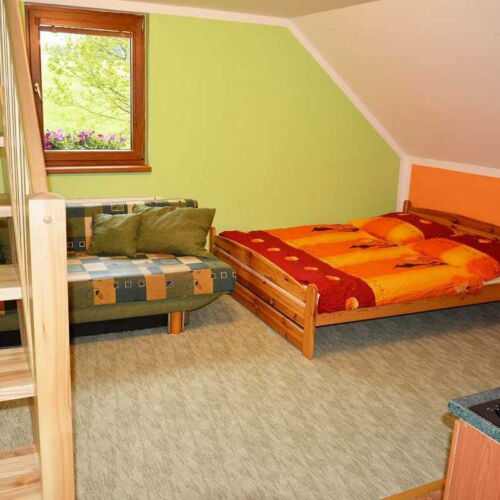 Apartman se sprchou s privátní koupelnou mimo apartmán pro 6 os. (s možností přistýlky)