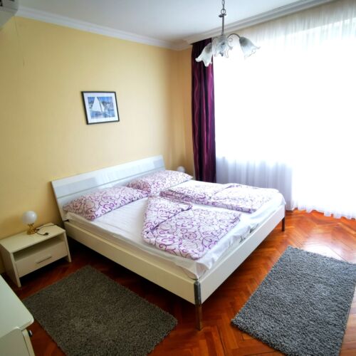 Apartament premier cu aer condiționat cu 2 camere pentru 4 pers.
