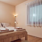 Standard Pokoj s bezbariérovým přístupem s manželskou postelí (s možností přistýlky)