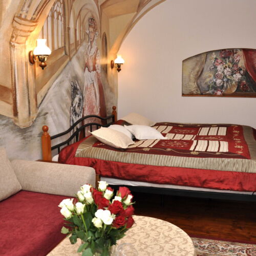 Pokoj s manželskou postelí