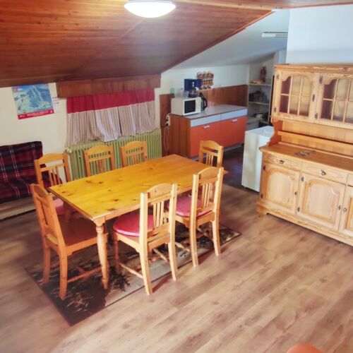 Apartman se sprchou s vlastní kuchyňkou pro 6 os. se 3 ložnicemi (s možností přistýlky)