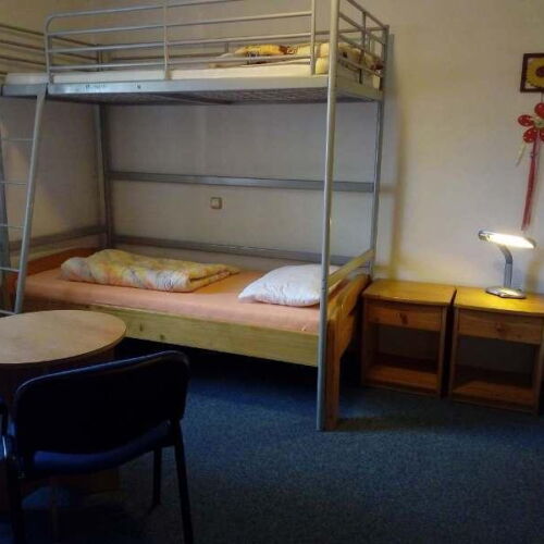 Apartman se sprchou s privátní koupelnou mimo apartmán pro 2 os. (s možností přistýlky)