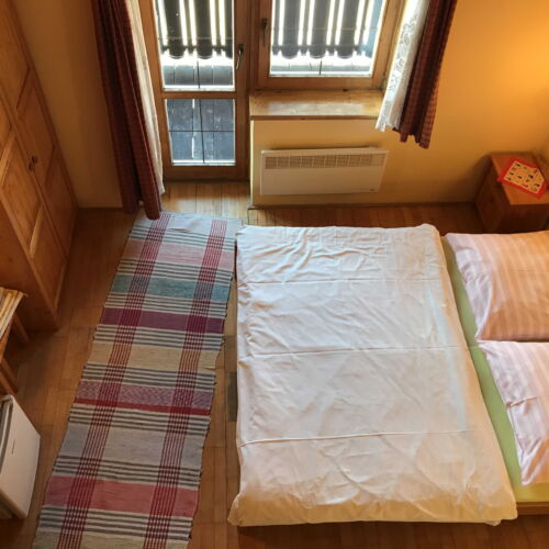 Pokój 2-osobowy z prysznicem z balkonem (możliwa dostawka)