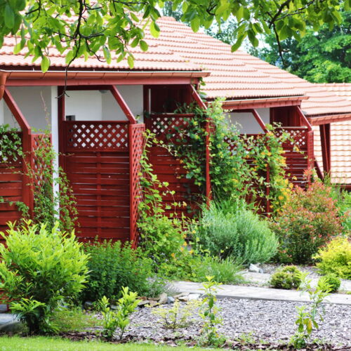 Apartament cu duș cu chicinetă proprie cu 1 camera pentru 2 pers. (se poate solicita pat suplimentar)