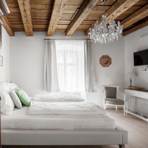 Camera dubla romantică la parter