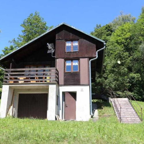 Chata (jako celek) s vlastní kuchyňkou pro 7 os. s výhledem na les