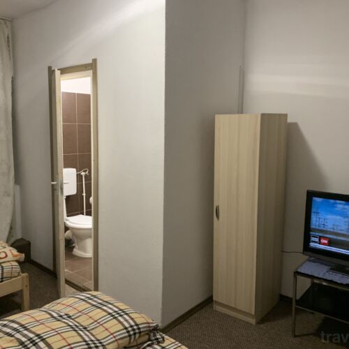 Pokój 5-osobowy na piętrze (możliwa dostawka)