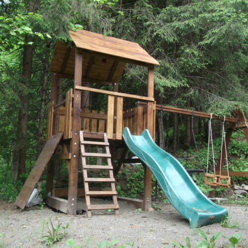 Cabană cu vedere spre pădure cu vedere spre râu pentru 10 pers. (se inchirieaza doar integral)