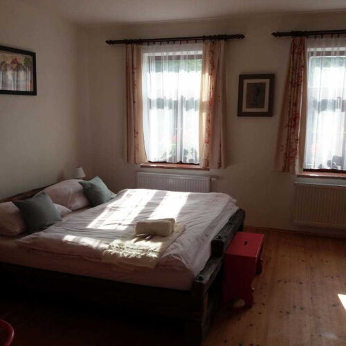 Apartman se sprchou s vlastní kuchyňkou s manželskou postelí s 1 ložnicí