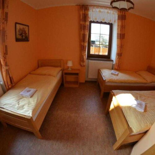 Apartman se sprchou s vlastní kuchyní pro 4 os. se 2 ložnicemi (s možností přistýlky)