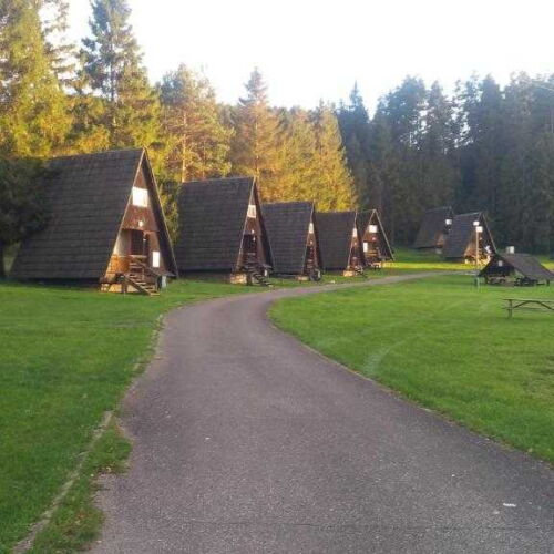 Hütte mit Dusche und Terasse