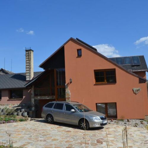 Apartman se sprchou s privátní koupelnou mimo apartmán pro 8 os. (s možností přistýlky)