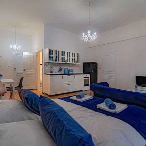 Apartman se sprchou s privátní koupelnou mimo apartmán pro 2 os.