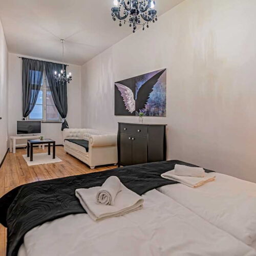 Pokoj se sprchou s vlastní kuchyňkou pro 4 os.