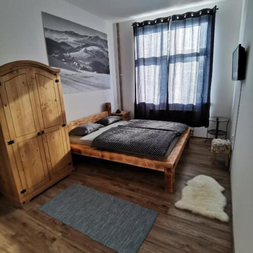 Vila cu duș cu bucătărie proprie pentru 18 pers. (se inchirieaza doar integral)