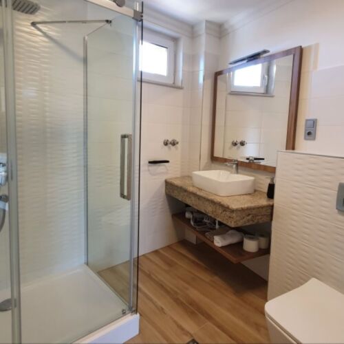 2-Zimmer-Apartment für 4 Personen im Dachgeschoss mit Aussicht auf den Hof