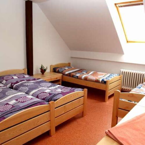 Camera cu duș cu bucătărie proprie pentru 5 pers.