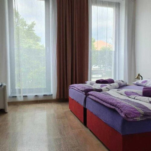 Camera twin cu duș cu aer condiționat