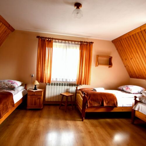 Pokój 4-osobowy z widokiem na góry