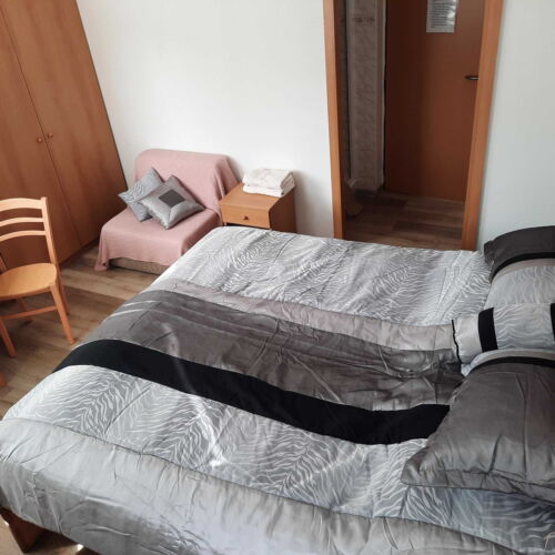 Pokoj se sprchou  pro 2 os. (s možností přistýlky)