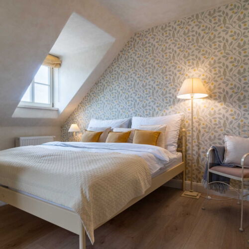 Economy Double Room with Bathtub