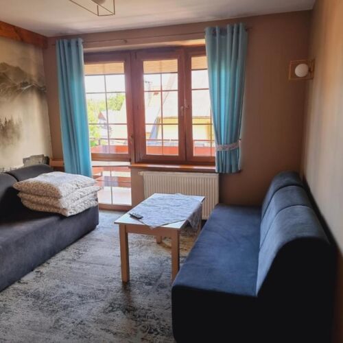 Pokój 3-osobowy z balkonem z widokiem na góry