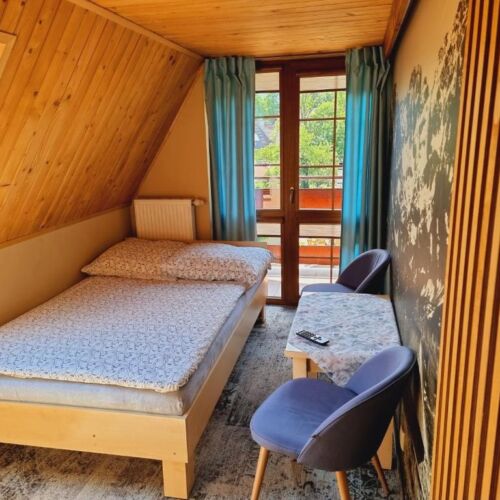 Pokój 2-osobowy z balkonem z widokiem na góry