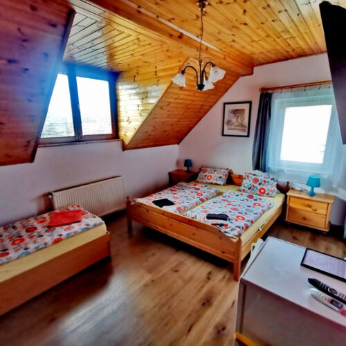 Upstairs Air Conditioned 6 Person Room
