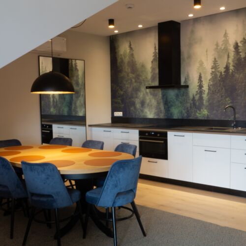 Apartament deluxe cu vedere spre munte cu 3 camere pentru 8 pers.