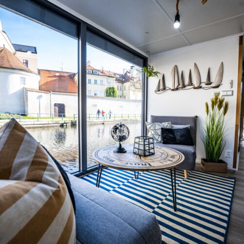 Apartament 4-osobowy z tarasem z widokiem na rzekę z 2 pomieszczeniami sypialnianymi