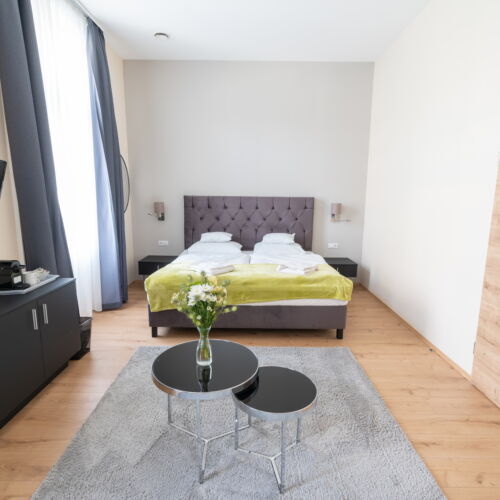 Premium Pokoj s manželskou postelí s výhledem do zahrady