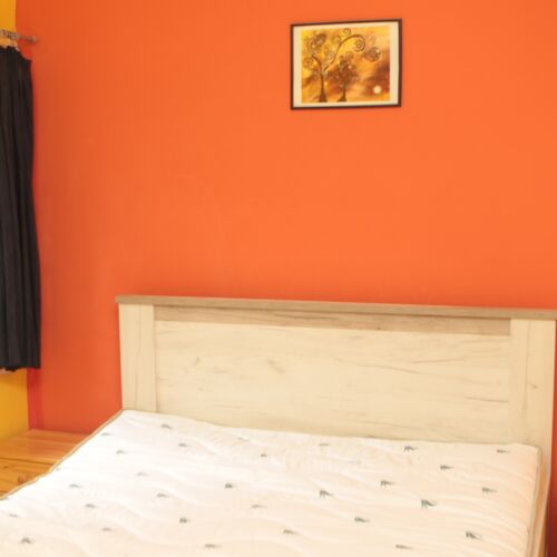 Camera dubla cu baie cu chicinetă comună