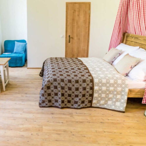 Pokój 2-osobowy z prysznicem z aneksem kuchennym (możliwa dostawka)