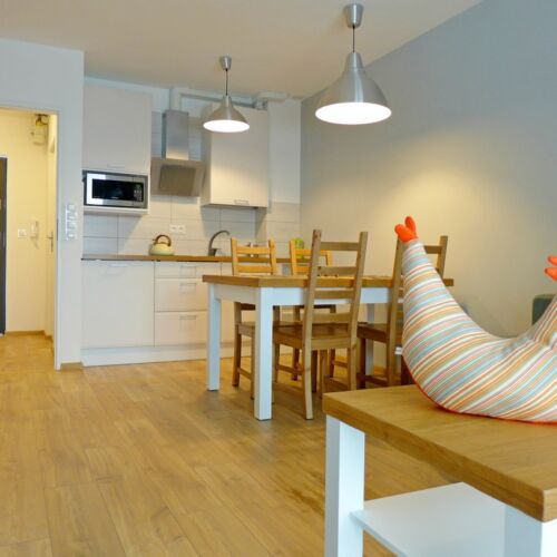 Apartament 4-osobowy na parterze z widokiem na góry z 2 pomieszczeniami sypialnianymi