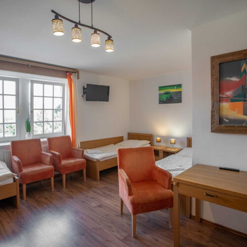 Pokój 3-osobowy z prysznicem (możliwa dostawka)