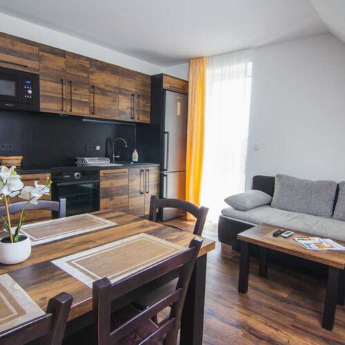 Apartman se sprchou s privátní koupelnou mimo apartmán pro 4 os. (s možností přistýlky)