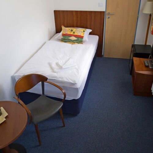 Camera single economy cu duș