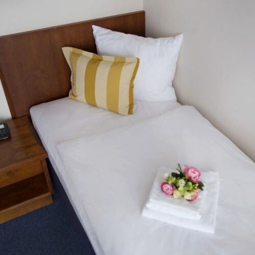 Camera single standard cu duș